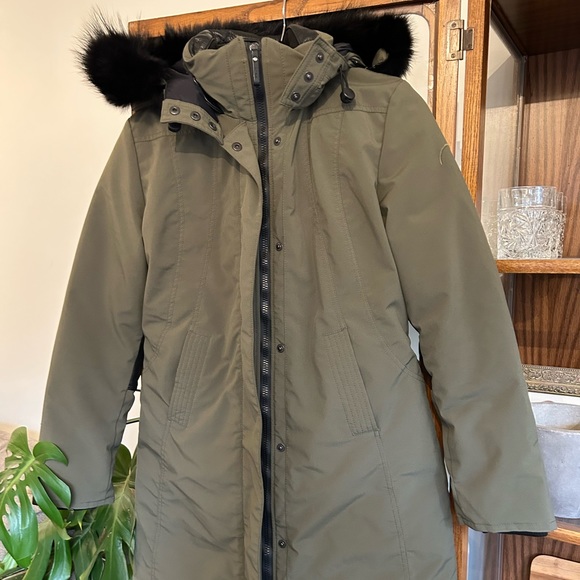 CMFR green winter parka with down filling and leather trim - Picture 2 of 15